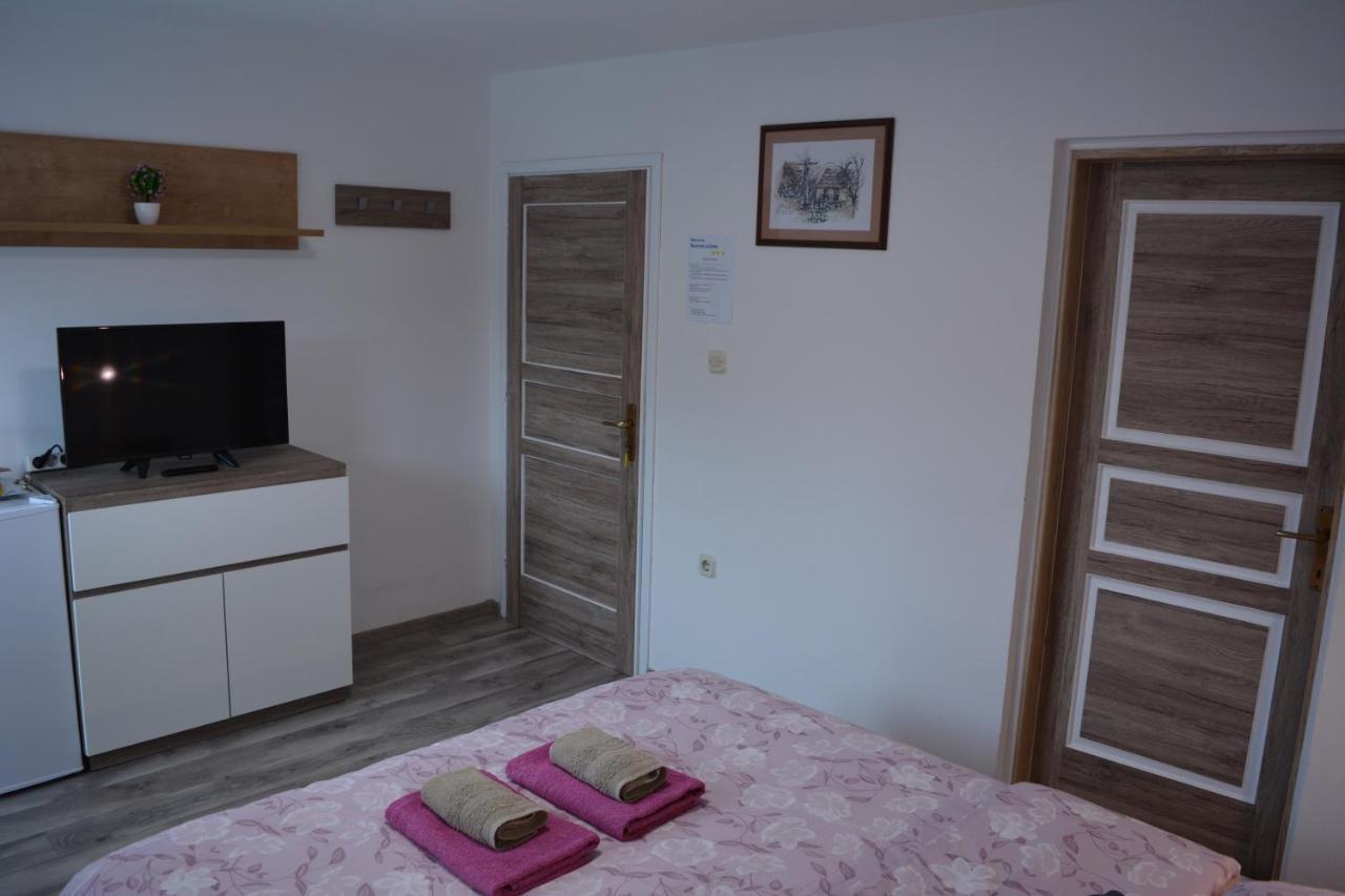 Rooms Lucijana Jezerce Extérieur photo