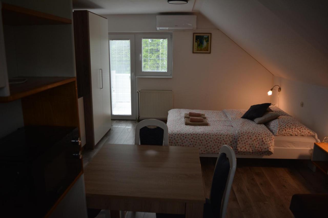 Rooms Lucijana Jezerce Extérieur photo