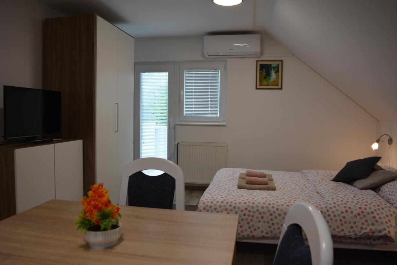 Rooms Lucijana Jezerce Extérieur photo
